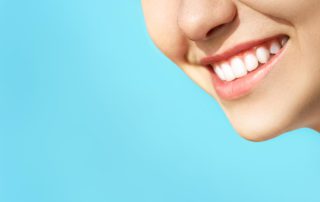 Mengenali Warna Gigi yang Sehat, Tidak Selalu Putih