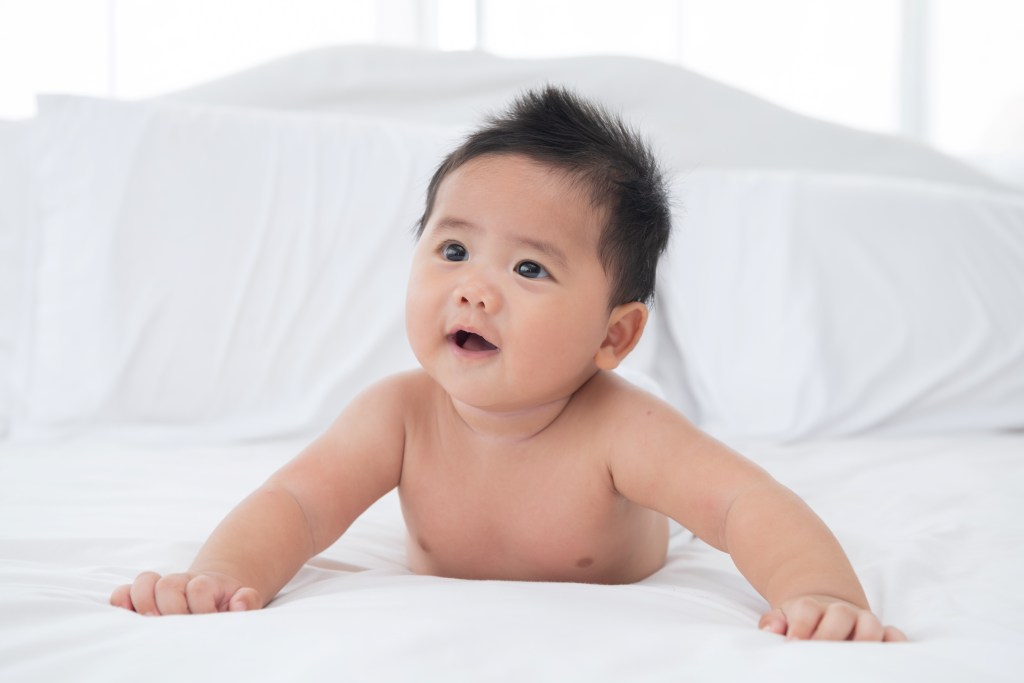 Cooing, Tahap Awal Perkembangan Kemampuan Bahasa Bayi