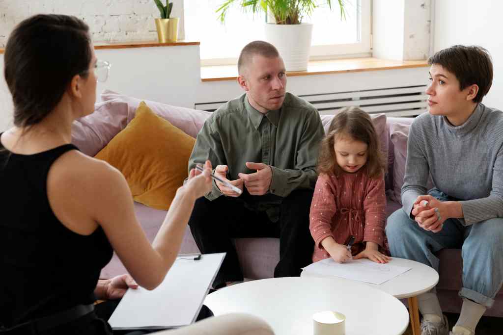 Family Therapy: Definisi, Jenis, dan Manfaatnya