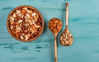 Makan Kacang Bikin Kulit Wajah Jerawatan, Mitos atau Fakta?