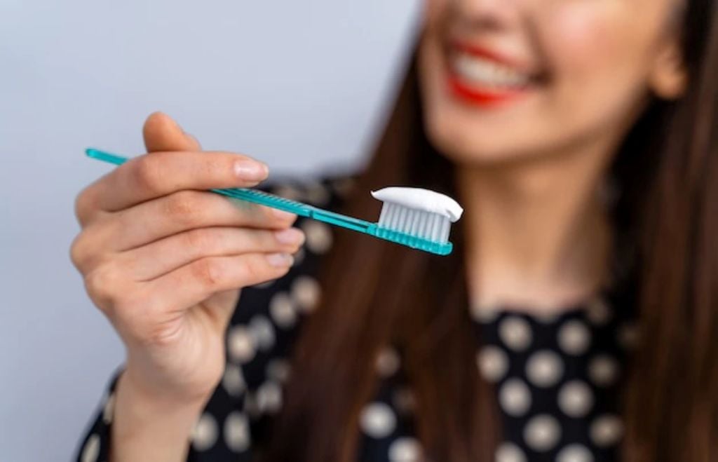 Jangan Asal, Ini 11 Cara Sikat Gigi untuk Gigi Sensitif