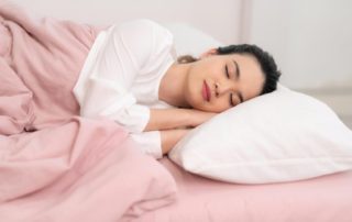 3 Jenis Posisi Tidur yang Tepat setelah Melahirkan Normal