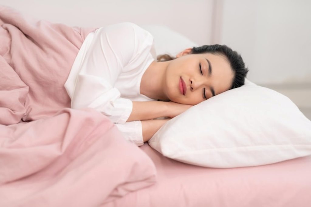 3 Jenis Posisi Tidur yang Tepat setelah Melahirkan Normal