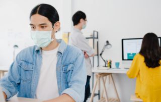 8 Cara Ampuh Mencegah Penularan Flu di Kantor