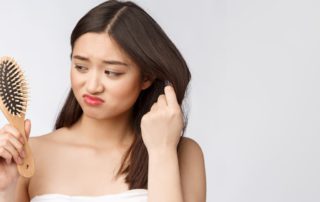 Benarkah Stres dan Cemas Bikin Rambut Rontok? Ini Fakta Medisnya!